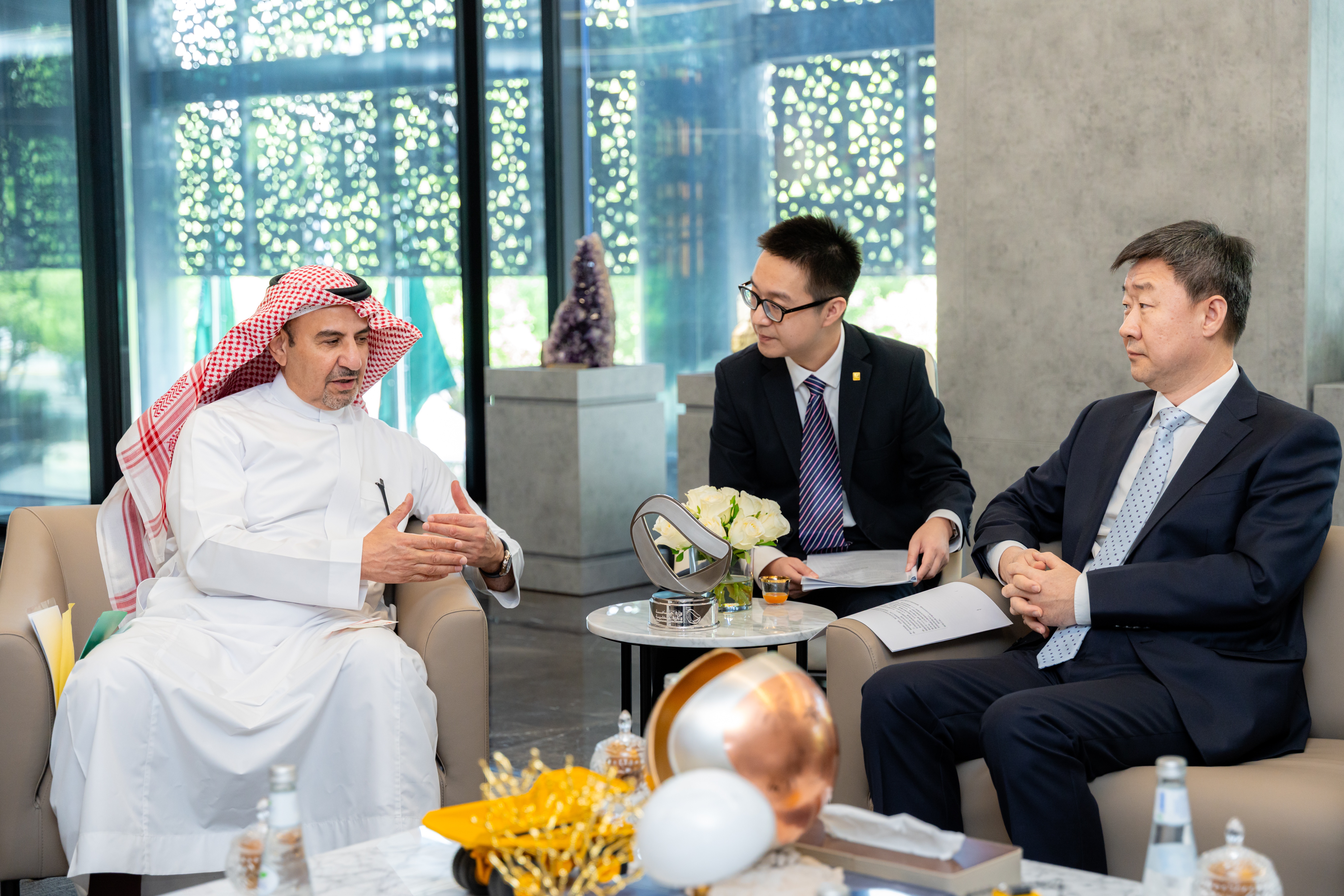 張曉海受邀出席《財富》全球論壇并開展考察交流